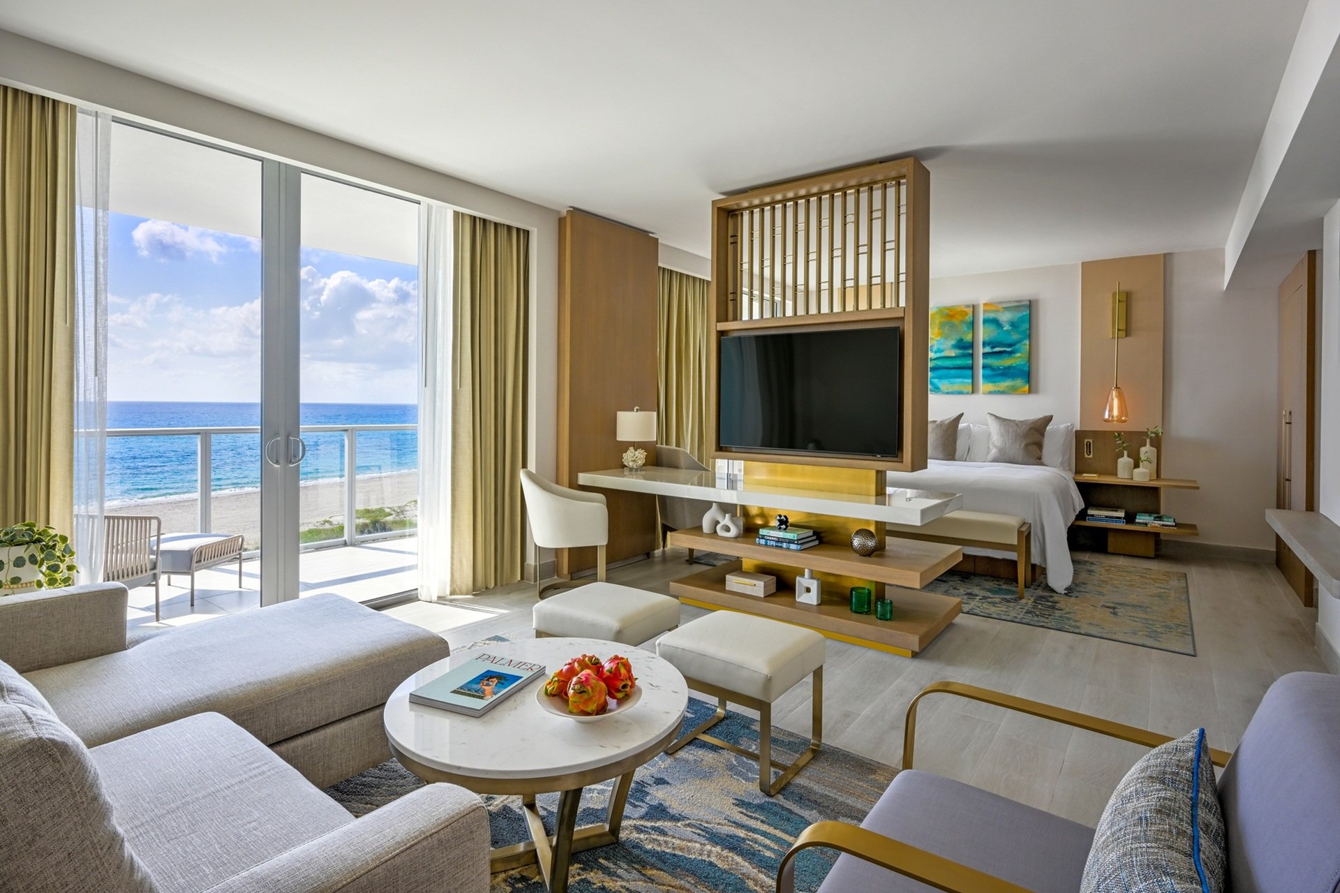Ocean front Junior suite king at Amrit ocean resort