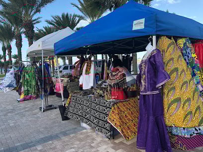 A feww stalls at the Tikimarket
